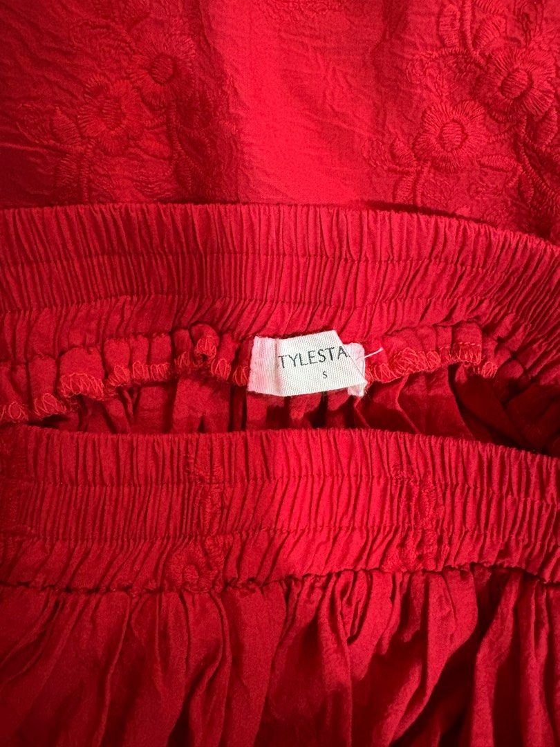 Style staples Dorothy Red Long Skirt (Category: Skirts) located in Valenzuela. Submitted by ayuchiii (Listing ID 1382743675, Image 2). Description: .