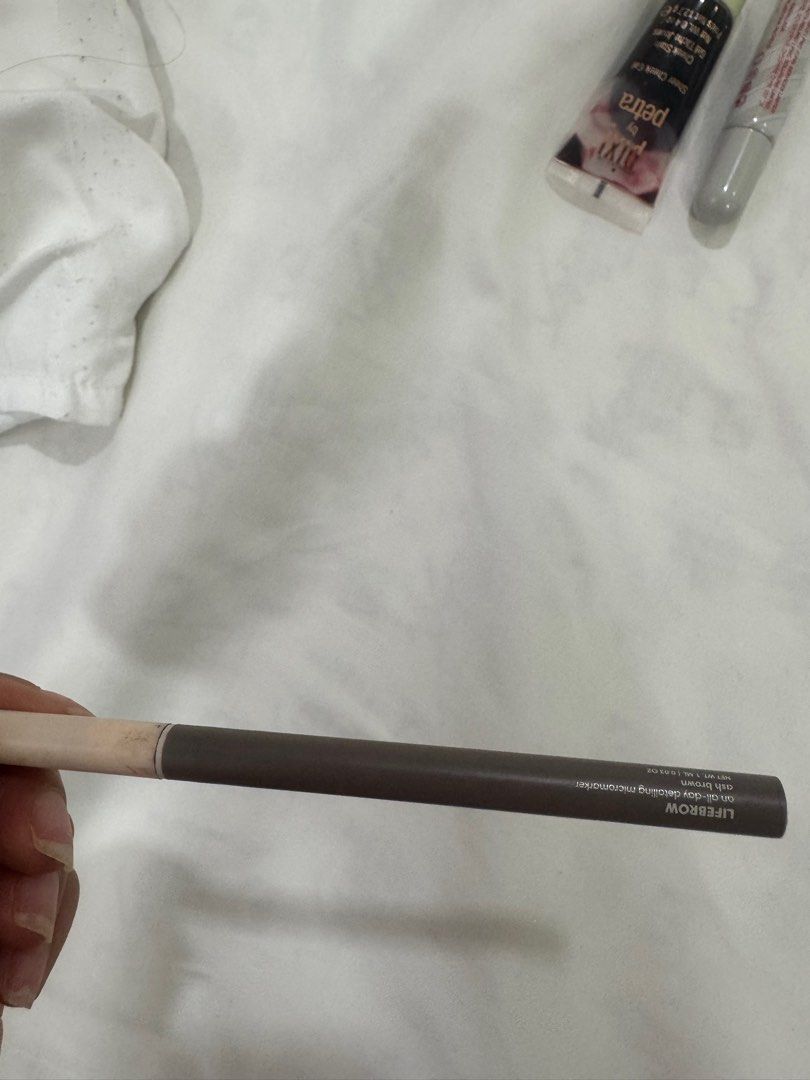 Sunnies brow pen (Category: Makeup) located in Quezon City. Submitted by destashingmycloset (Listing ID 1382713476, Image 2). Description: .