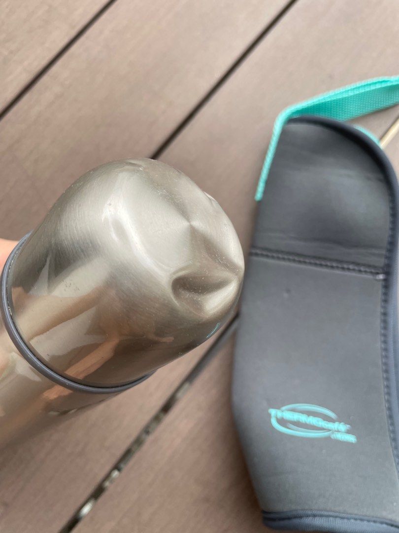 Thermos 500ml (Category: Breastfeeding & Bottle Feeding) located in Kuala Lumpur. Submitted by minimalistgirl88 (Listing ID 1382692032, Image 3). Description: Used for hot water only, when going out with baby - hot water for formula. Has some dents on the cap from dropping it but it works just fine with keeping water hot. .
