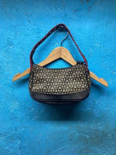 (Category: ) located in . Submitted by thriftxgoods (Listing ID 1382826761, Image 1). Description: .