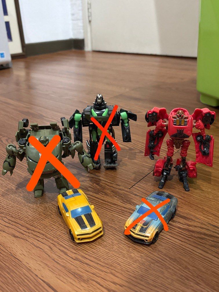Transformers (Category: Toys & Games) located in Kuala Lumpur. Submitted by caleblim2202 (Listing ID 1332933765, Image 1). Description: Red robot (DEADEND) = RM10 The rest = RM20 EACH.