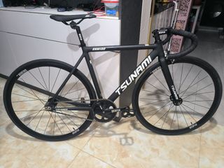 (Category: ) located in . Submitted by lookingforbikes2 (Listing ID 1382847675, Image 1). Description: .