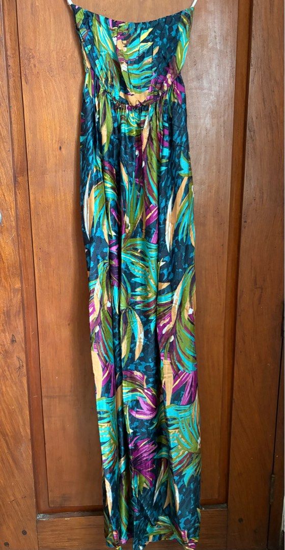 Tube long dress (Category: Dresses) located in Quezon City. Submitted by lencollado (Listing ID 1382734391, Image 2). Description: Fits XS-S From Canada.