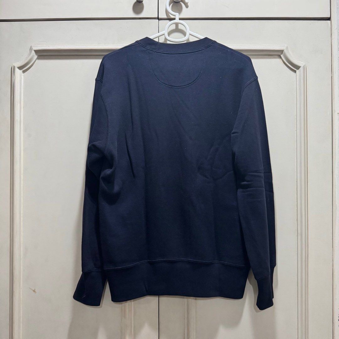 UNIQLO Crewneck Sweater (Category: Sleep and Loungewear) located in Manila. Submitted by bennythrift (Listing ID 1382834637, Image 2). Description: UNIQLO Crewneck Sweater (Navy) - Authentic - Well used - No major blemishes Size: Small Shoulder: 18 inches Sleeve: 22 inches Chest: 19 inches Length: 26.5 inches Hem: 16 inches.