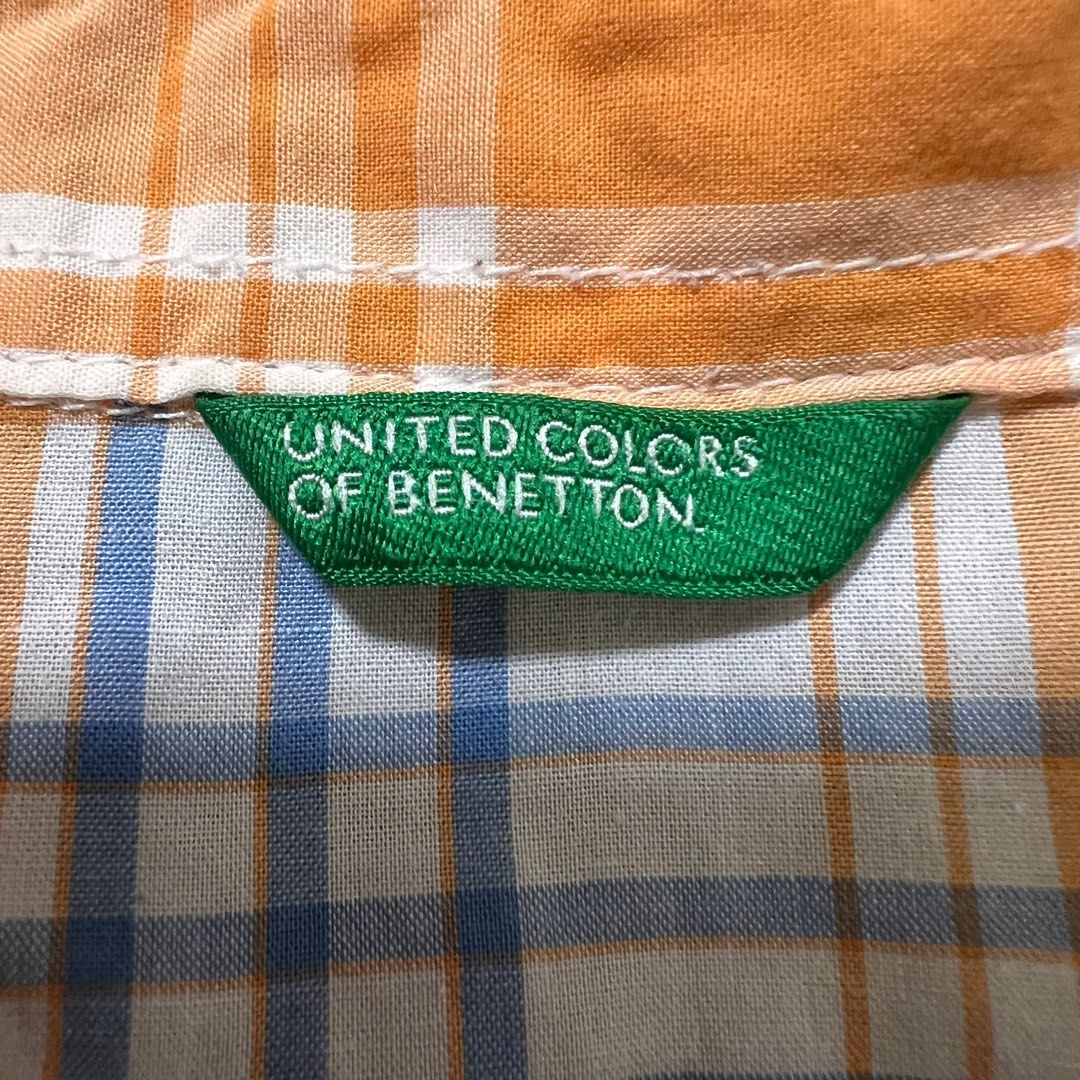 由 keepsunny (刊登 ID 1382759540，圖片 3) 提交，位於 桃園市 (Taoyuan) 的 United colors of Benetton 格紋襯衫(120cm) (類別：嬰兒及兒童流行時尚)，說明：倒數第二顆釦子旁有微破損如圖4 但釦上時完全遮住看不出來如圖5。