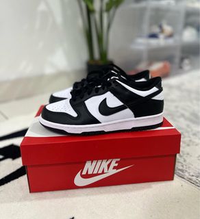 (Category: ) located in . Submitted by zenxsneakers (Listing ID 1382802458, Image 1). Description: .