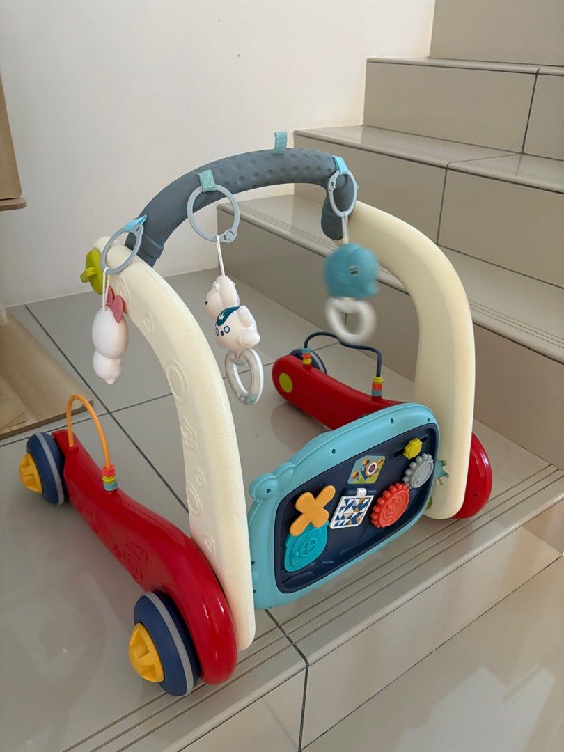 Walkers (Category: Infant Playtime) located in Shah Alam. Submitted by mariyamabdul (Listing ID 1382743836, Image 2). Description: .