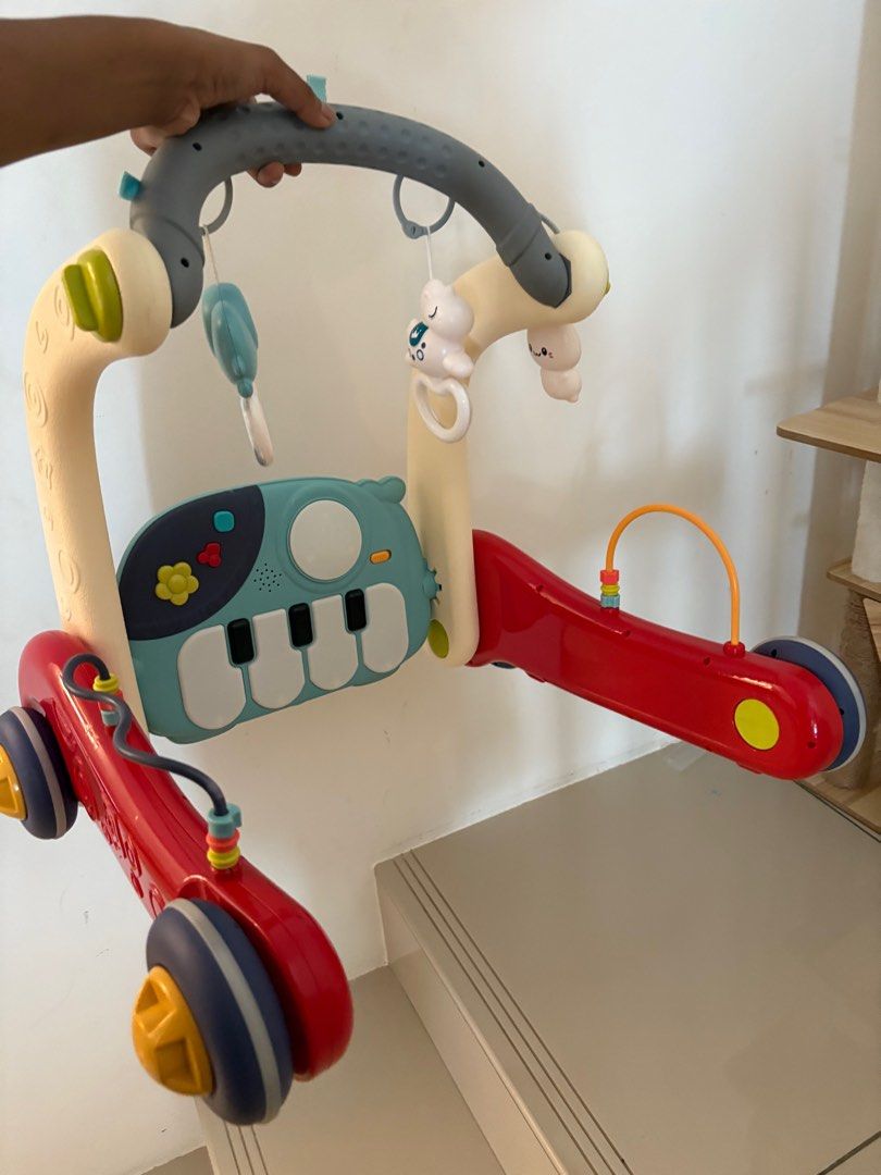 Walkers (Category: Infant Playtime) located in Shah Alam. Submitted by mariyamabdul (Listing ID 1382743836, Image 1). Description: .
