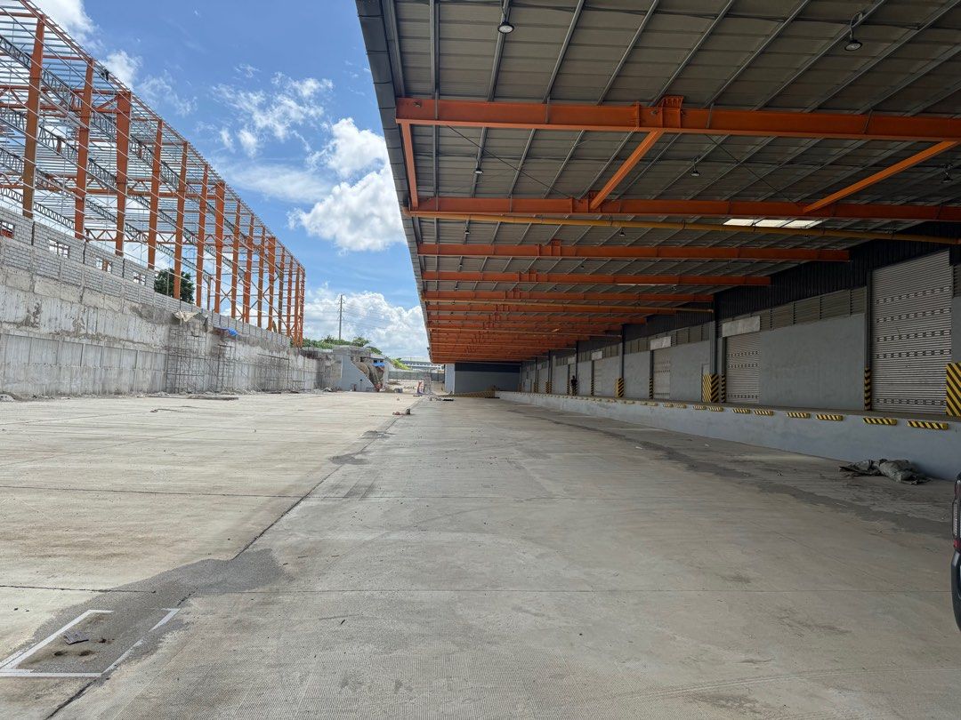 Warehouse in Calamba, Laguna For Lease (Category: Commercial) located in Manila. Submitted by ADB.Realtor (Listing ID 1382774479, Image 2). Description: FOR LEASE Warehouse in Calamba, Laguna. Lot Area: 8k sqm. Total Covered Floor Area: 6,692 sqm. Rates: 325/sqm. For serious inquiries and viewing requests, please send us a direct message or contact us today. Thank you. Albert Bien Real Estate Broker PRC 26240 09173748388.