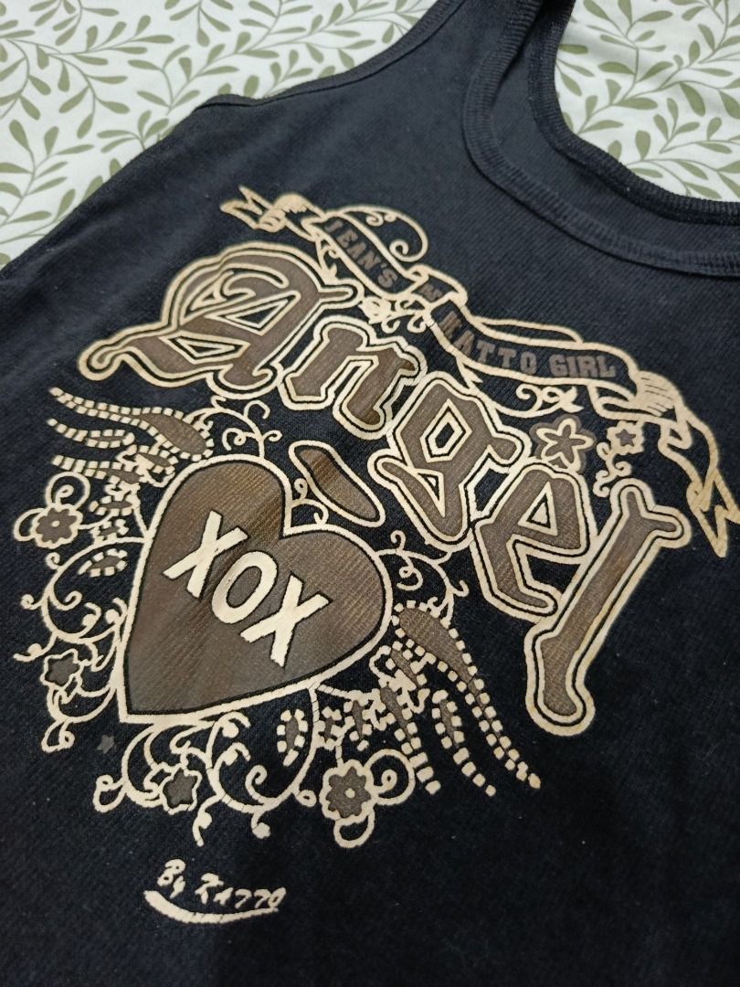 Y2k Vintage Sleeveless Top (Category: Others Tops) located in Mandaluyong City. Submitted by dear_ipay (Listing ID 1382783296, Image 3). Description: .