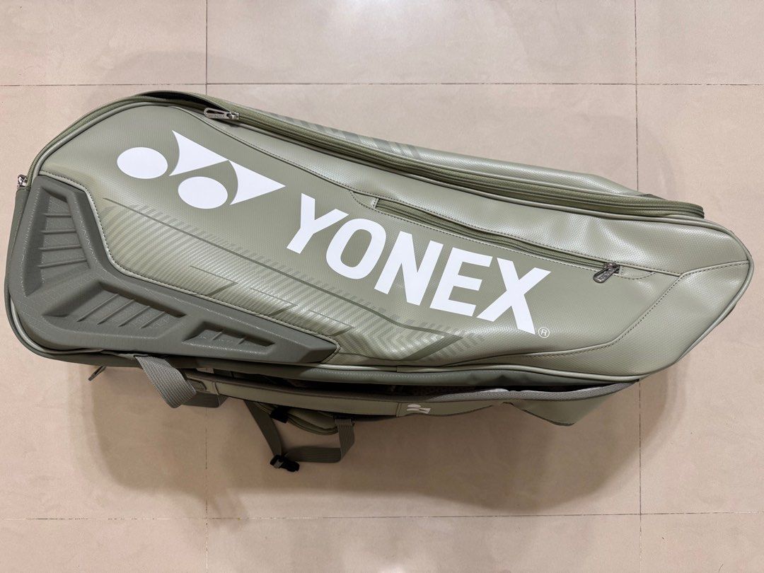 由 a963075 (刊登 ID 1382791724，圖片 1) 提交，位於 桃園市 (Taoyuan) 的 YONEX 網拍袋 (類別：球拍和球類運動)，說明：品名：6支裝拍袋 型號：BA02326EX 免運費。