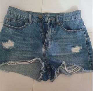 (Category: ) located in . Submitted by carrng80 (Listing ID 1382998825, Image 1). Description: .