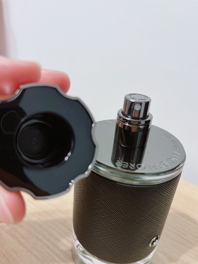 由 lemonxuan0528 (刊登 ID 1382962810，圖片 3) 提交，位於 台南市 (Tainan) 的 全新 100ml Montblanc Explorer 探尋旅者淡香精 (類別：香水、體香劑)，說明：專櫃$3900 佛系斷捨離 便宜賣 聞起來像剛洗完澡的冒險家 乾淨、有層次、不挑人 約會、上班、搭捷運都不會太過頭 但就是會讓人想多看你一眼 如果你不想香得太用力 帥但不囂張，這瓶剛剛好。