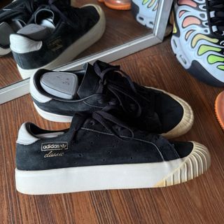 (Kategori: ) berada di . Dikirim oleh sneakerssecondmarket (ID iklan 1382994113, Gambar 1). Deskripsi: .