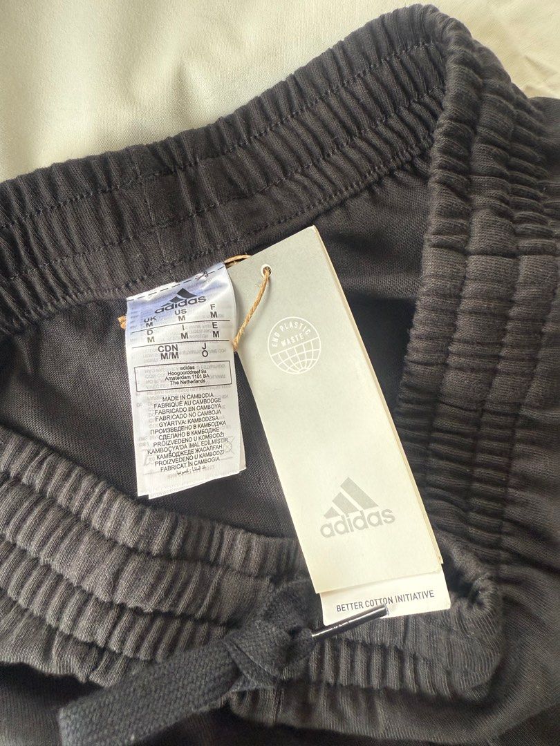 Adidas Track Pants (Category: Joggers) located in Quezon City. Submitted by jdiv_ (Listing ID 1382937354, Image 3). Description: Adidas Track Pants Brand New Size: Medium 15W x 38.5L Rfs: decluttering No issues.