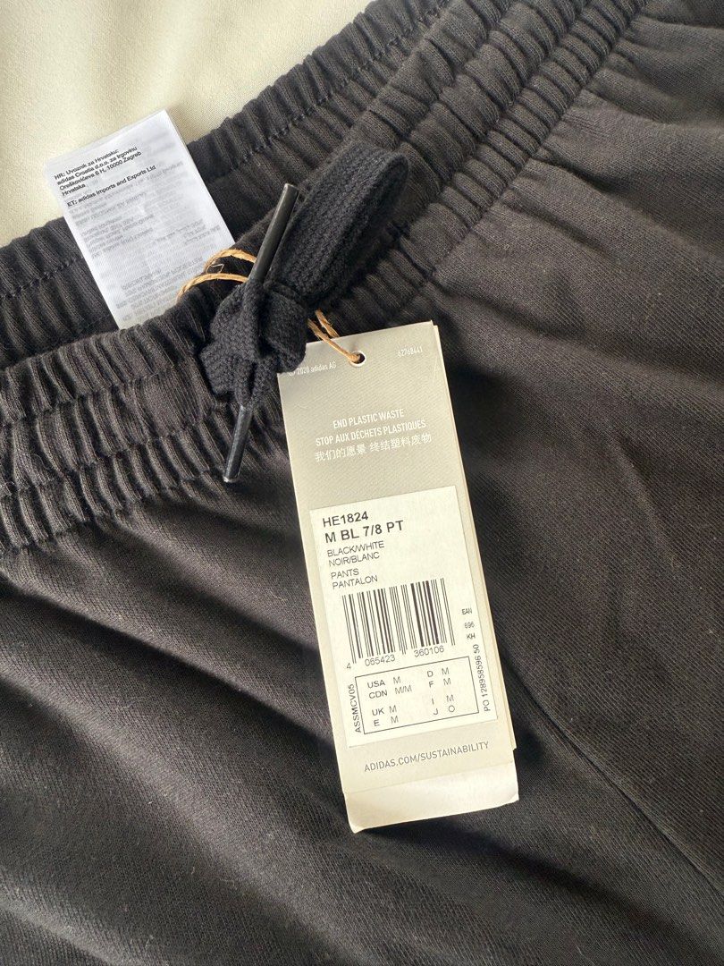 Adidas Track Pants (Category: Joggers) located in Quezon City. Submitted by jdiv_ (Listing ID 1382937354, Image 2). Description: Adidas Track Pants Brand New Size: Medium 15W x 38.5L Rfs: decluttering No issues.