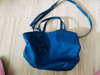 （分類：）位於 。 由 dollydolphin 提交（商品編號 1382877235，圖片 1）。簡介： 。