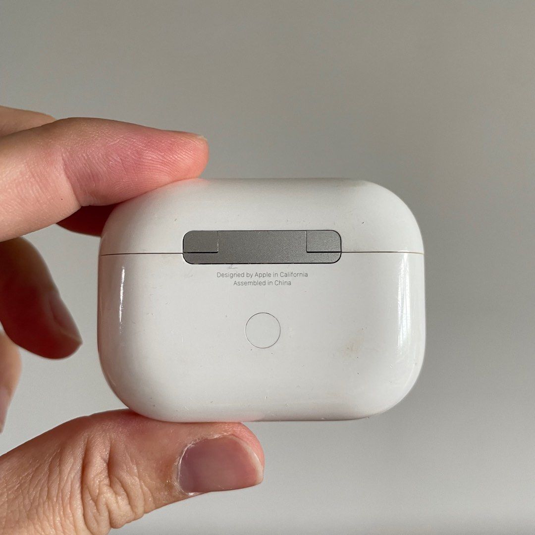 Apple AirPods Pro 1 Charging Case63217775370369111