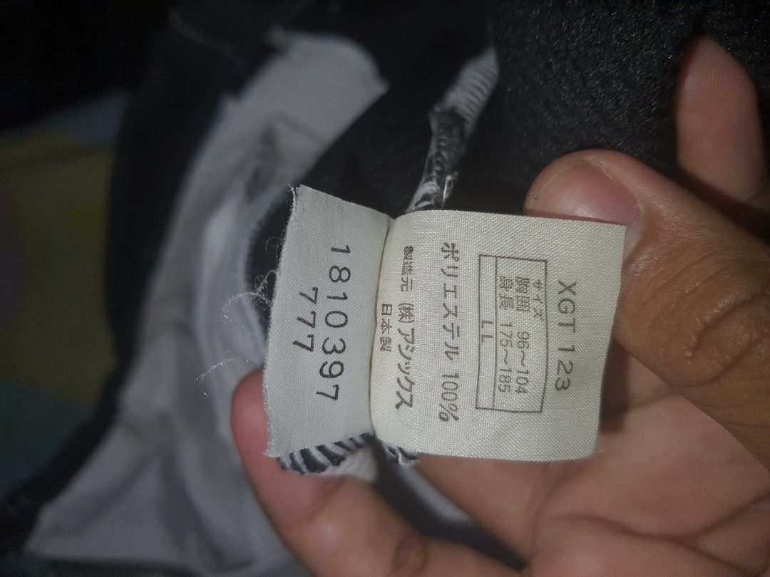 ASICS JACKET (Category: Activewear) located in Kuala Lumpur. Submitted by kimstuffcee (Listing ID 1382934479, Image 2). Description: DETAILS ON PAGE.