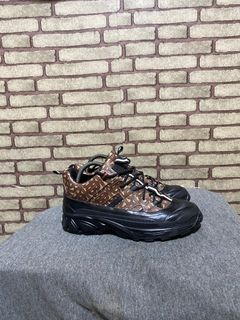 (Kategori: ) berada di . Dikirim oleh ghumabranded_authentic (ID iklan 1382947364, Gambar 1). Deskripsi: .