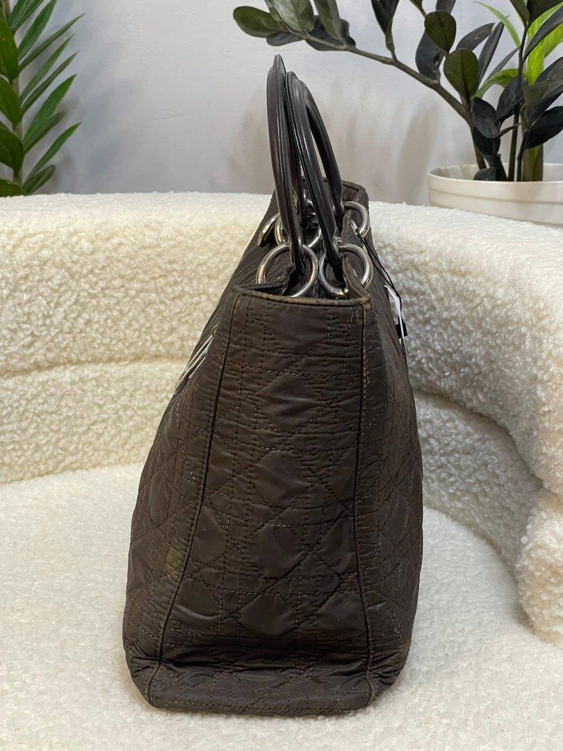 Authentic Dior (Category: Luxury Bags & Wallets) located in Manila. Submitted by chloe_luxuries (Listing ID 1383018415, Image 3). Description: Guaranteed original Vintage Lady Dior on silver hardware Still in good condition no major flaws just need color in hançer Comes with longstrap authenticity card and booklet Pm for those interested.