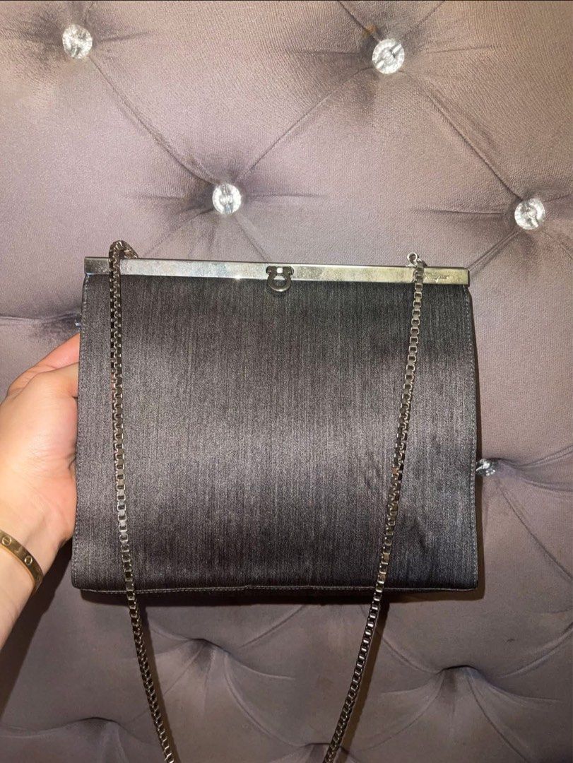 Authentic Salvatore Ferragamo clutch (Category: Luxury Bags & Wallets) located in Roxas City. Submitted by lynngreyartillero (Listing ID 1383010012, Image 1). Description: Authentic ❤️❤️ No flaws✅✅✅ Ganda nito pwd i clutch and pwd shoulder bag✅✅✅ Free sf ❤️❤️ Pm lng po mga Maam ❤️ Godbless Us All! ❤️❤️❤️😇😇😇.