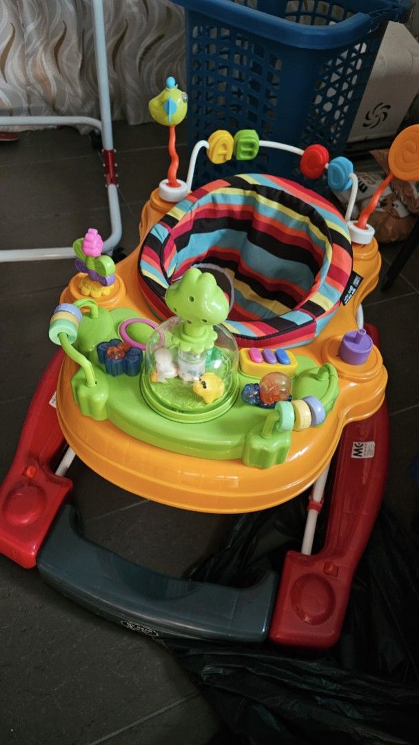 Baby Walker (Category: Infant Playtime) located in Kuala Lumpur. Submitted by zatyy22 (Listing ID 1382958792, Image 1). Description: Seat washable Seat boleh rotate 360 Walker berat, tak mudah jatuh Mainan masih berbunyi Self pickup sahaja.