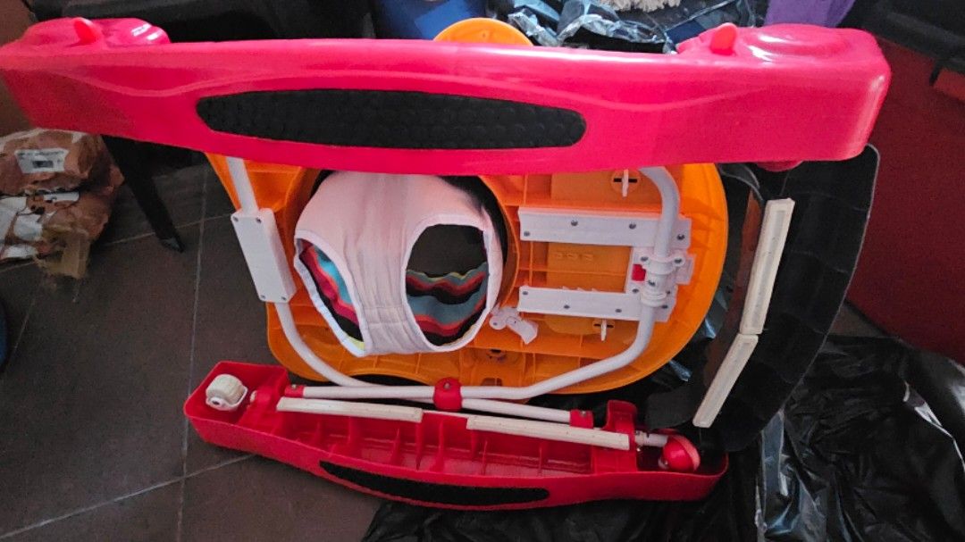 Baby Walker (Category: Infant Playtime) located in Kuala Lumpur. Submitted by zatyy22 (Listing ID 1382958792, Image 2). Description: Seat washable Seat boleh rotate 360 Walker berat, tak mudah jatuh Mainan masih berbunyi Self pickup sahaja.