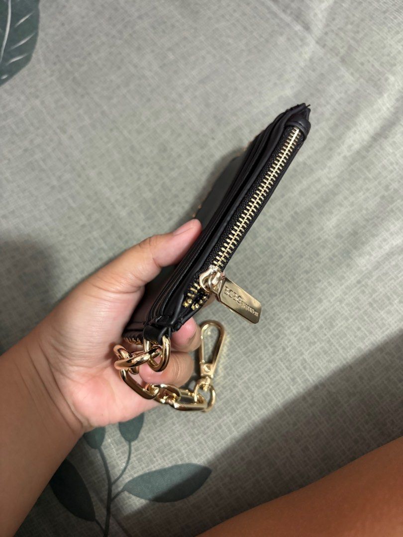 Bcbgeneration (Category: Wallets & Card holders) located in Taguig. Submitted by megdeclutter (Listing ID 1383065626, Image 3). Description: Brand new .