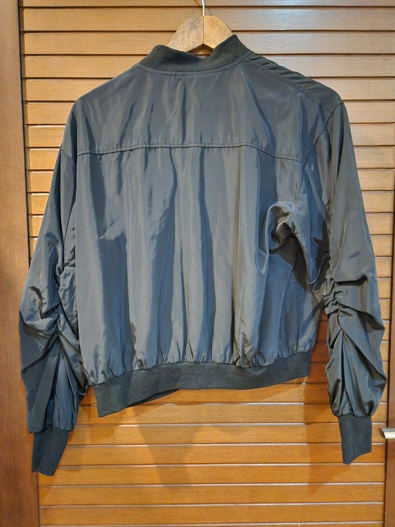 Black Bomber Jacket (Category: Coats, Jackets and Outerwear) located in Muntinlupa City. Submitted by rnprz (Listing ID 1383024393, Image 2). Description: - RFS: decluttering, havent worn in years, not my style.