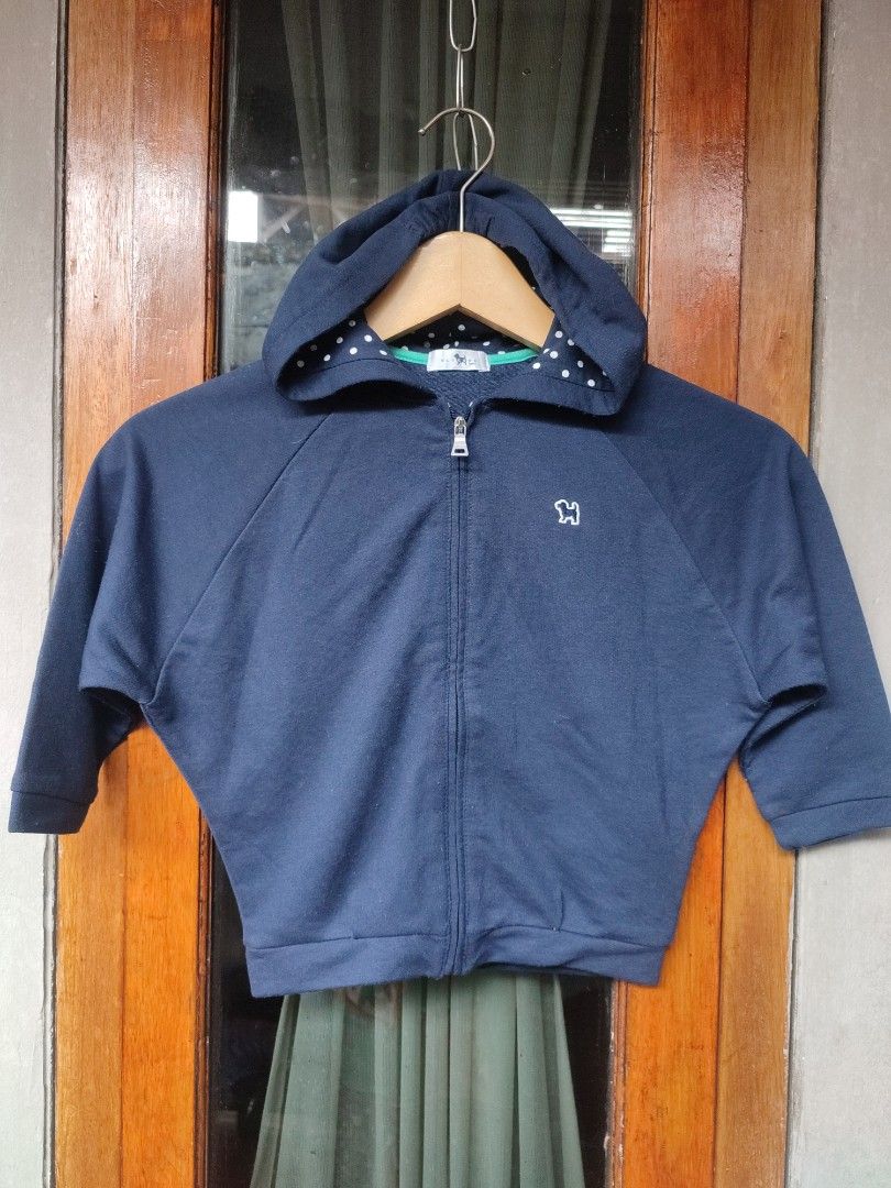Bluedog - Jaket Hoodie Anak 3-4 Tahun (Kategori: 4 hingga 7 tahun) berada di Cimahi. Dikirim oleh ansellsitanggang (ID iklan 1382932043, Gambar 1). Deskripsi: 📏LD. 84 cm P. 42 cm 🍀Kondisi 9/10, like new 📌NO NEGO, BELUM TERMASUK ONGKIR.