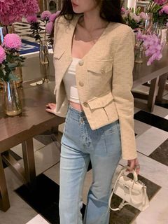 (Category: ) located in . Submitted by clearmywardrobesize.xs.s (Listing ID 1383035390, Image 1). Description: .