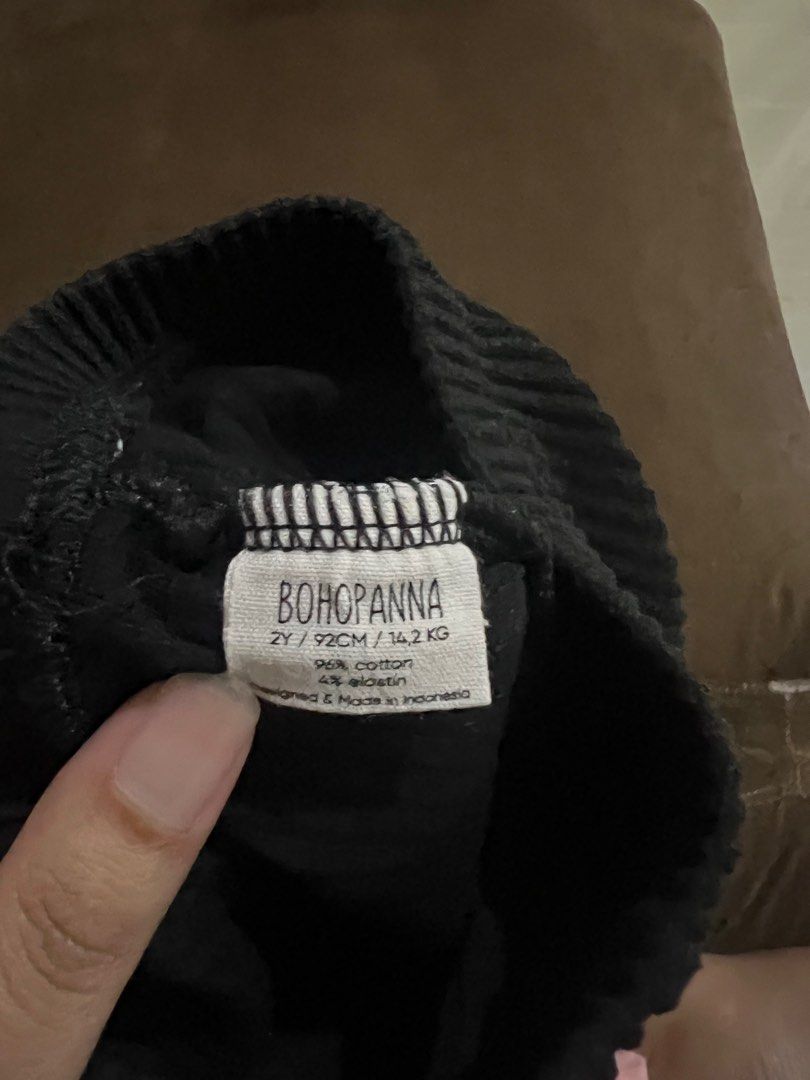 Bohopanna baby legging hitam size 2Y (Kategori: Baju Bayi) berada di Bekasi. Dikirim oleh prelovedbymaygit (ID iklan 1382993519, Gambar 3). Deskripsi: Bohopanna legging warna hitam. Size 2Y up to 14kg.