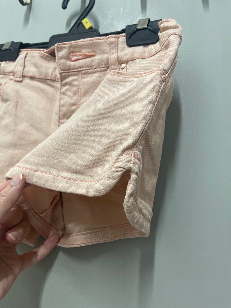 Bottoms (Category: Babies & Kids Fashion) located in Balakong. Submitted by kimkim2015 (Listing ID 1382891860, Image 3). Description: 140cm.