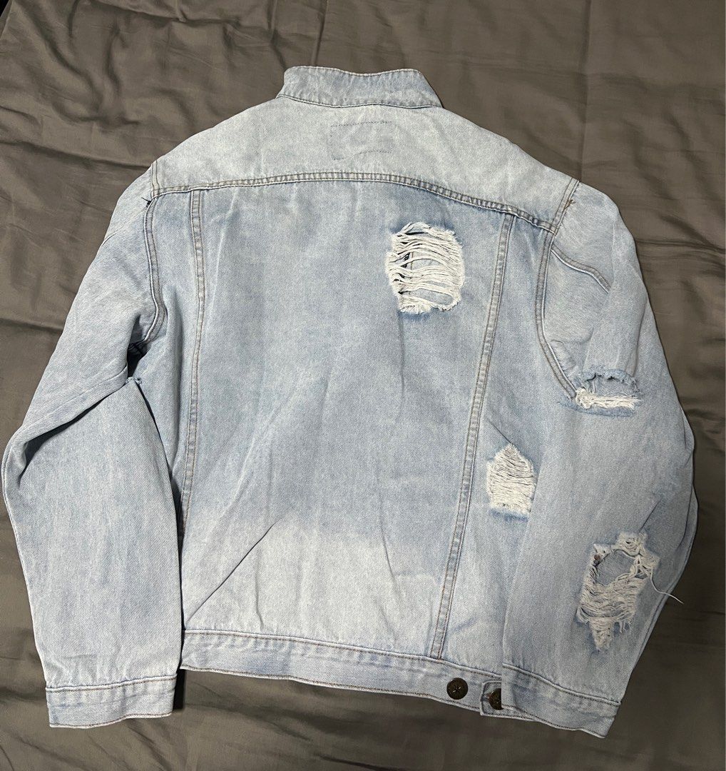 Brooklyn Cloth MFG CO. Distressed Denim Jacket Light Blue (Category: Coats, Jackets and Outerwear) located in Marikina City. Submitted by pepitsells (Listing ID 1383029499, Image 3). Description: superb condition! 26Lx23W great for layering with pockets inside jacket US Brand pm for detailed pics and dimes rfs: not being used anymore MOP: Gcash.