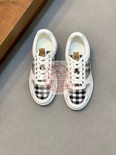 (Category: ) located in . Submitted by shoes.locker (Listing ID 1382978949, Image 1). Description: .