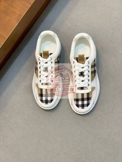 (Category: ) located in . Submitted by shoes.locker (Listing ID 1382979630, Image 1). Description: .
