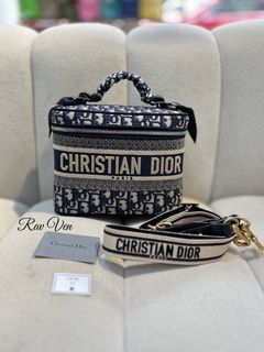 (Category: ) located in . Submitted by stylishtalk (Listing ID 1382994758, Image 1). Description: .
