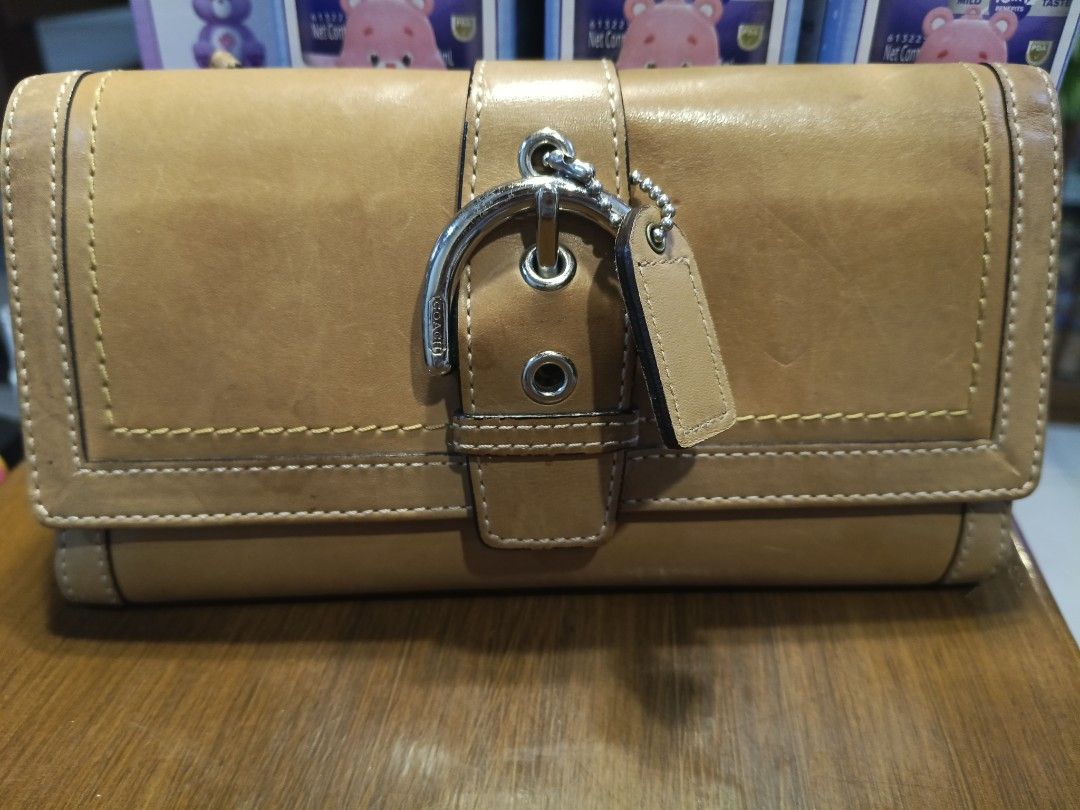 Coach Vintage Soho Trifold wallet (Category: Luxury Bags & Wallets) located in Quezon City. Submitted by newmoon.db1adb (Listing ID 1382986267, Image 1). Description: Coach Vintage Soho Trifold Wallet From USA Gcash payment SF c/o Buyer Thanks po..