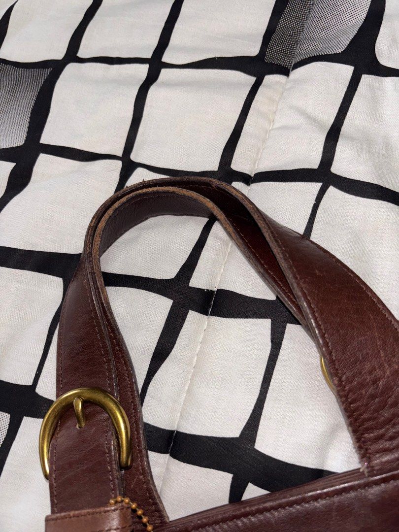 Coach Vintage Waverly Bag (Category: Luxury Bags & Wallets) located in Manila. Submitted by nikashoppe (Listing ID 1382945879, Image 3). Description: - comes with a hangtag! - see pics for flaw - vintage coach waverly handbag in mahogany!.