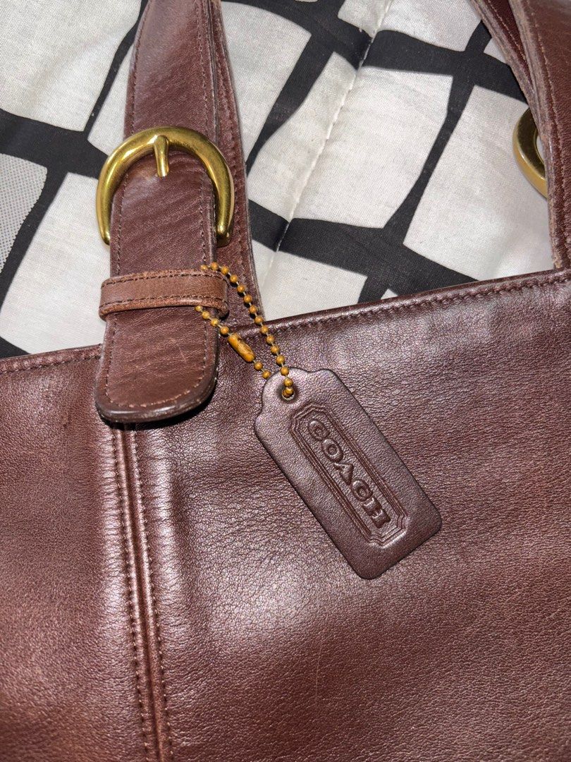 Coach Vintage Waverly Bag (Category: Luxury Bags & Wallets) located in Manila. Submitted by nikashoppe (Listing ID 1382945879, Image 2). Description: - comes with a hangtag! - see pics for flaw - vintage coach waverly handbag in mahogany!.