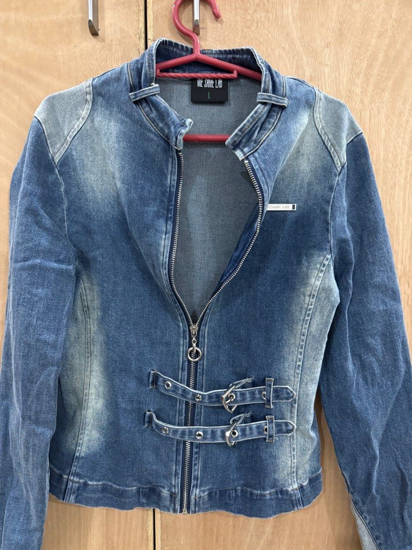 Denim jacket (zipper type) (Category: Coats, Jackets and Outerwear) located in Caloocan City. Submitted by aneeeee_ (Listing ID 1383003513, Image 1). Description: Fits small to medium Message me for when worn.