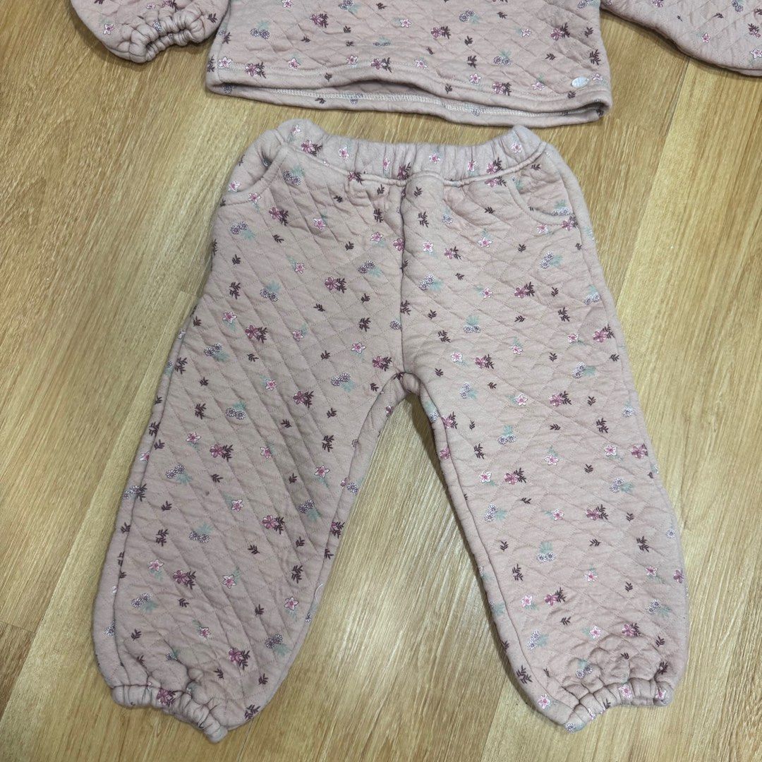Eligo Quilted Sweatshirt and Pants Set (Category: Babies & Kids Fashion) located in Shah Alam. Submitted by the_arthara (Listing ID 1382901700, Image 3). Description: A smart look for your girl, this ensemble is complete with a long-sleeved sweatshirt and matching track pants. The quilted pattern on both pieces along with the prints heightens the overall look of the set. Offering comfort and ease, the set is a must-have for your girl. Size 3-4y .