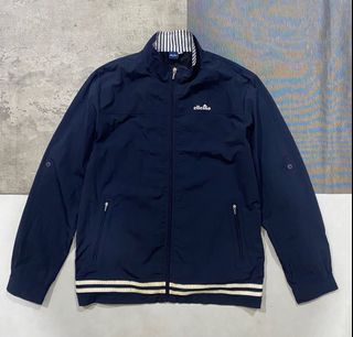 (Kategori: ) berada di . Dikirim oleh aleriostoreofficial (ID iklan 1382920410, Gambar 1). Deskripsi: .