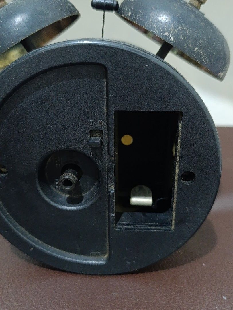 Felix The Cat Alarm Clock (Category: Clocks) located in Marikina City. Submitted by beeeekenneth (Listing ID 1382932971, Image 3). Description: Felix The Cat Alarm Clock As is Untested Location: Marikina + we can do Lalamove for shipment and Gcash for payment pm for interested.