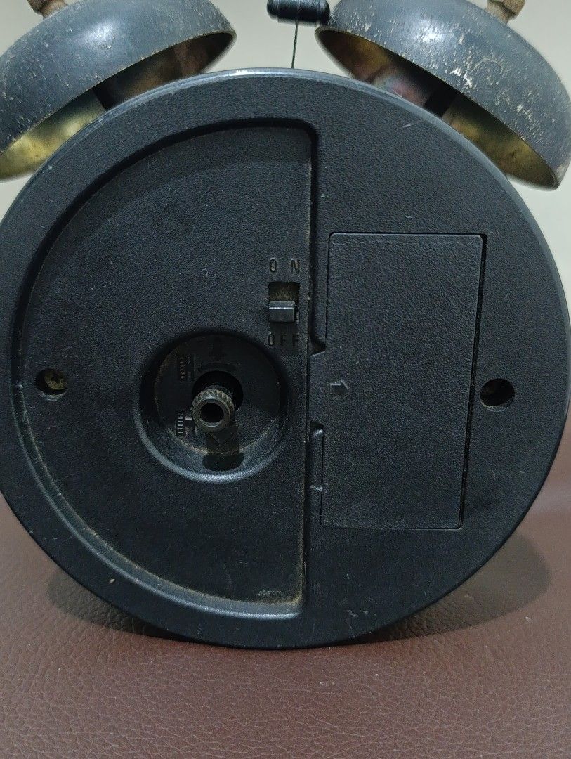 Felix The Cat Alarm Clock (Category: Clocks) located in Marikina City. Submitted by beeeekenneth (Listing ID 1382932971, Image 2). Description: Felix The Cat Alarm Clock As is Untested Location: Marikina + we can do Lalamove for shipment and Gcash for payment pm for interested.