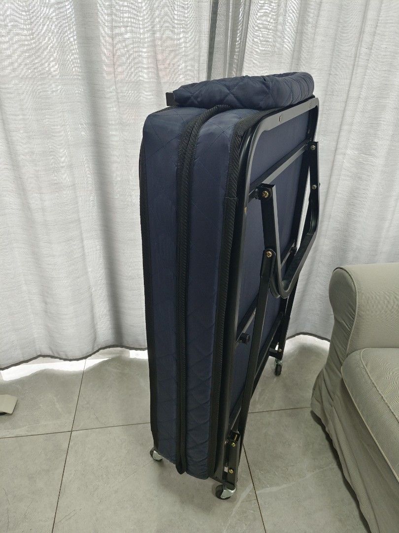 Foldable Single Bed with wheels