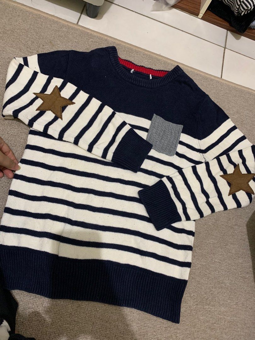 Global Work Sweater Striped with pocket (Kategori: 8 hingga 12 tahun) berada di Tangerang. Dikirim oleh deijii.wear (ID iklan 1383069115, Gambar 1). Deskripsi: Brand : Global Work Color : Navy White Size : 140 Tag : Tag atas cutting Minus : - Bahan lembut alus kutub bagus bgt modelnyaa BCA/SPAY Only Req Oren + Admin .