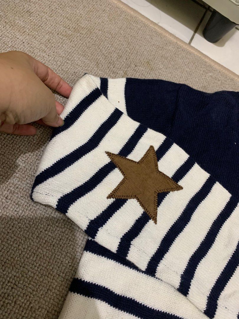 Global Work Sweater Striped with pocket (Kategori: 8 hingga 12 tahun) berada di Tangerang. Dikirim oleh deijii.wear (ID iklan 1383069115, Gambar 2). Deskripsi: Brand : Global Work Color : Navy White Size : 140 Tag : Tag atas cutting Minus : - Bahan lembut alus kutub bagus bgt modelnyaa BCA/SPAY Only Req Oren + Admin .