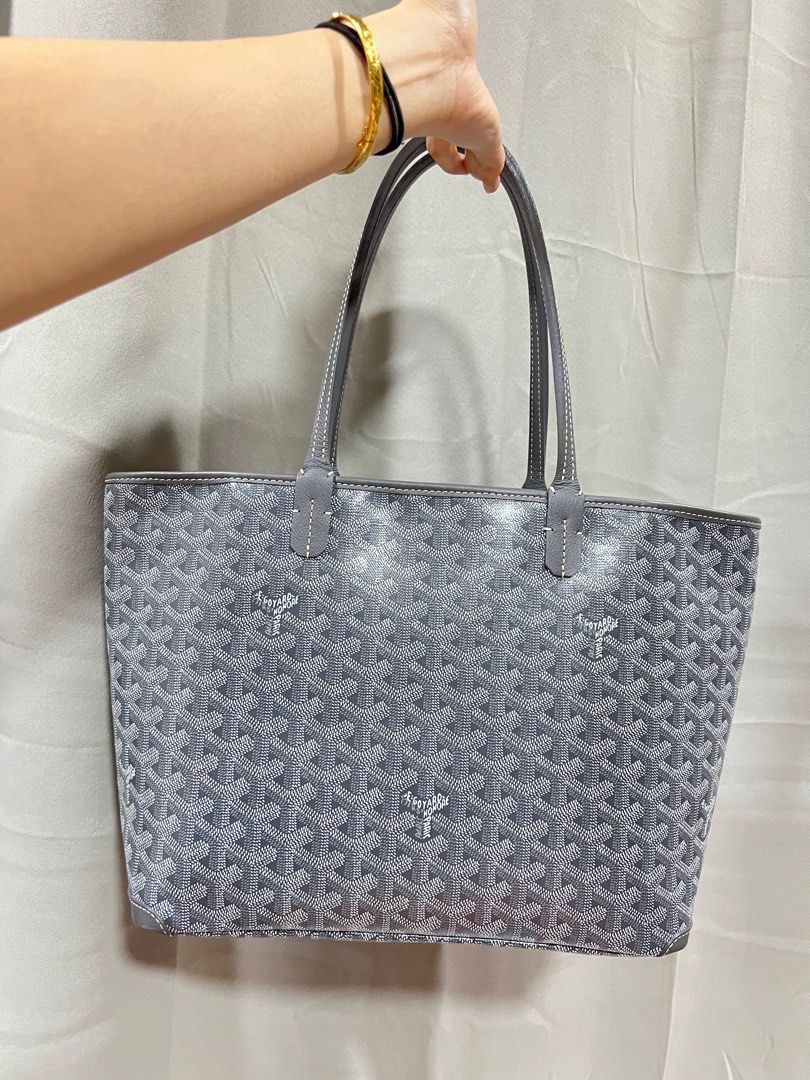 Goyard artois pm gray (Category: Luxury Bags & Wallets) located in Davao. Submitted by declutter29731 (Listing ID 1383056378, Image 2). Description: Comes with dustbag and paper bag. Purchased on december 2024. Rfs: too big for me.